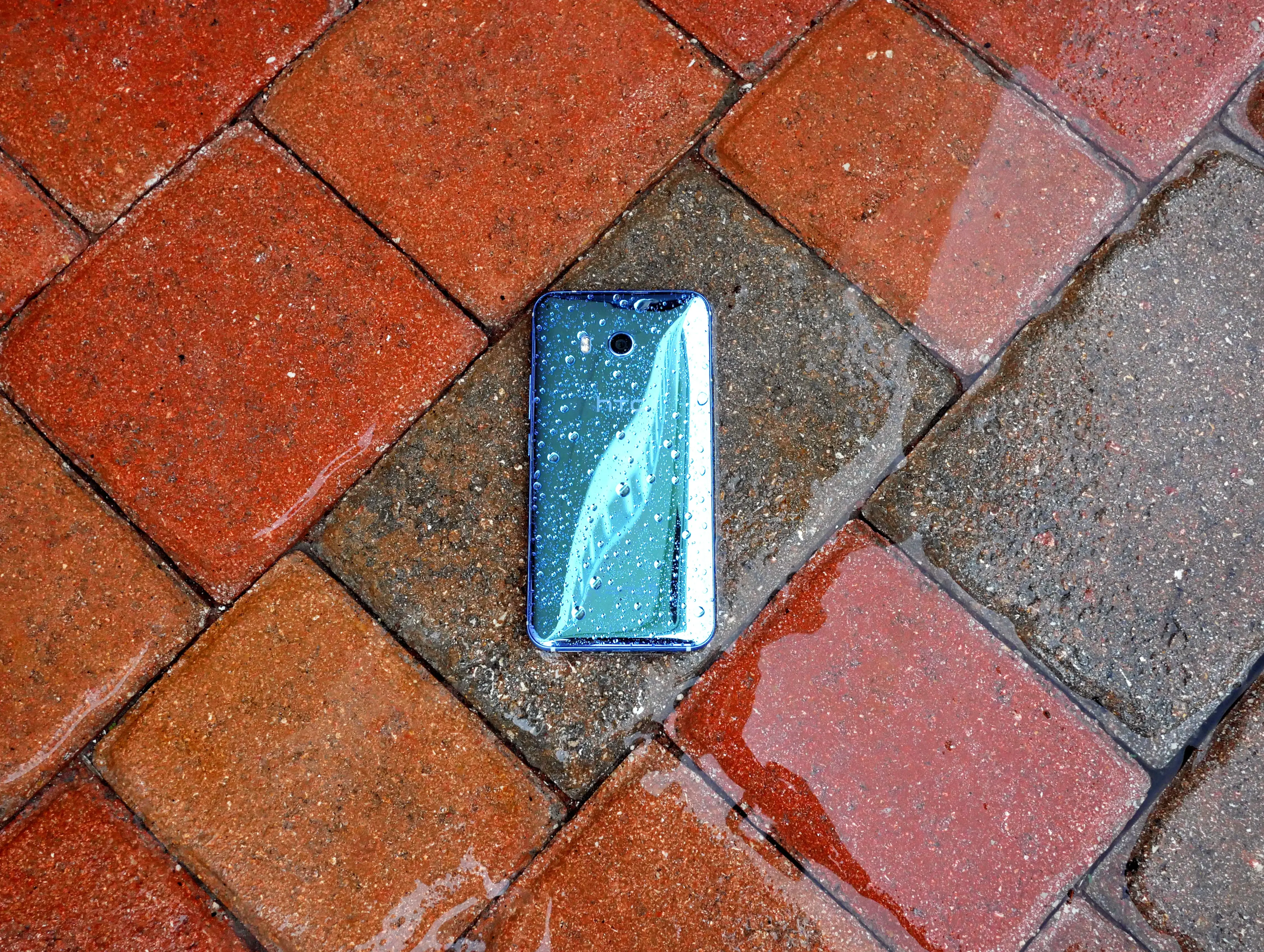 HTC U11, 드디어 오랫동안 기다려온 Android 9 Pie 업데이트 출시