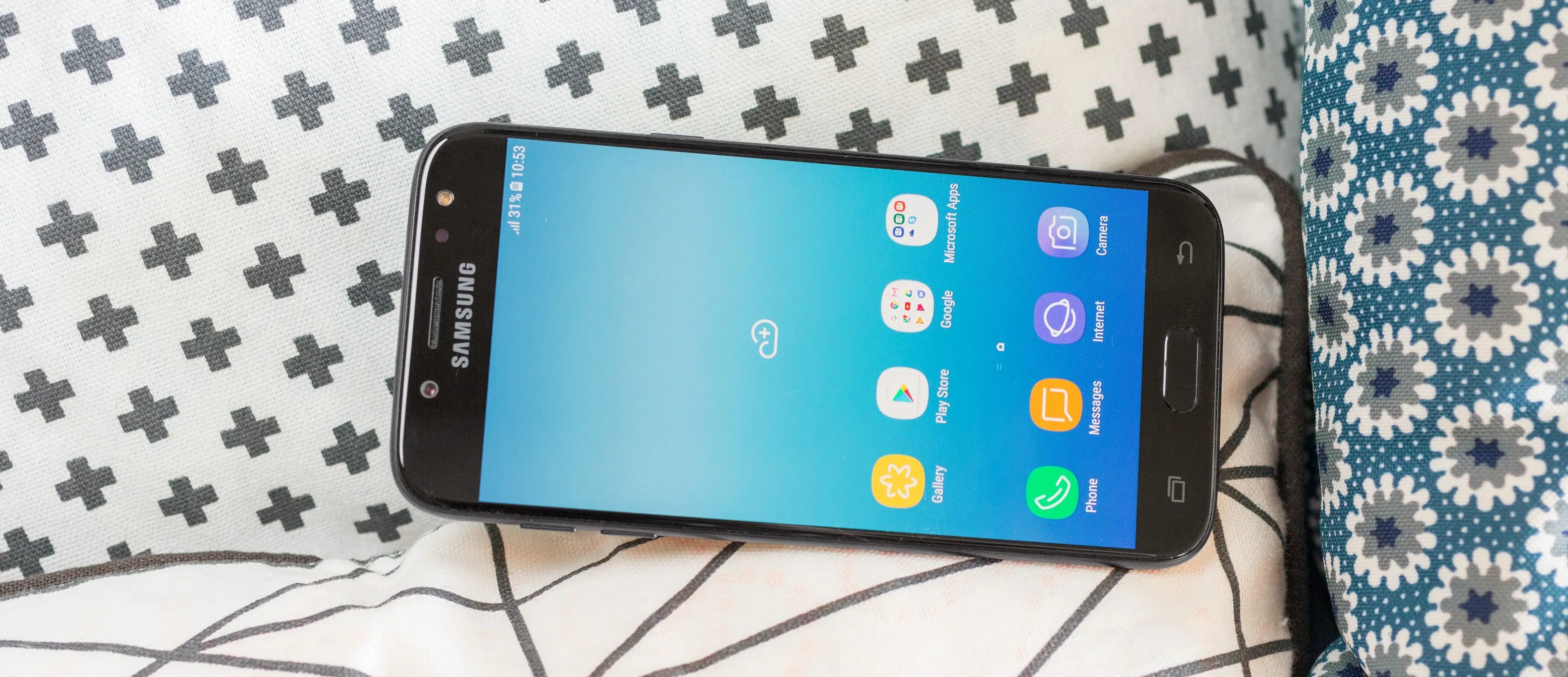 Samsung、Galaxy J5 (2017) および J5 Pro の Android 9 アップデートを確認