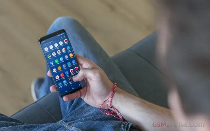 Samsung Galaxy S9 업데이트에 새로운 AR 이모티콘과 메시지 연속성이 추가되었습니다.