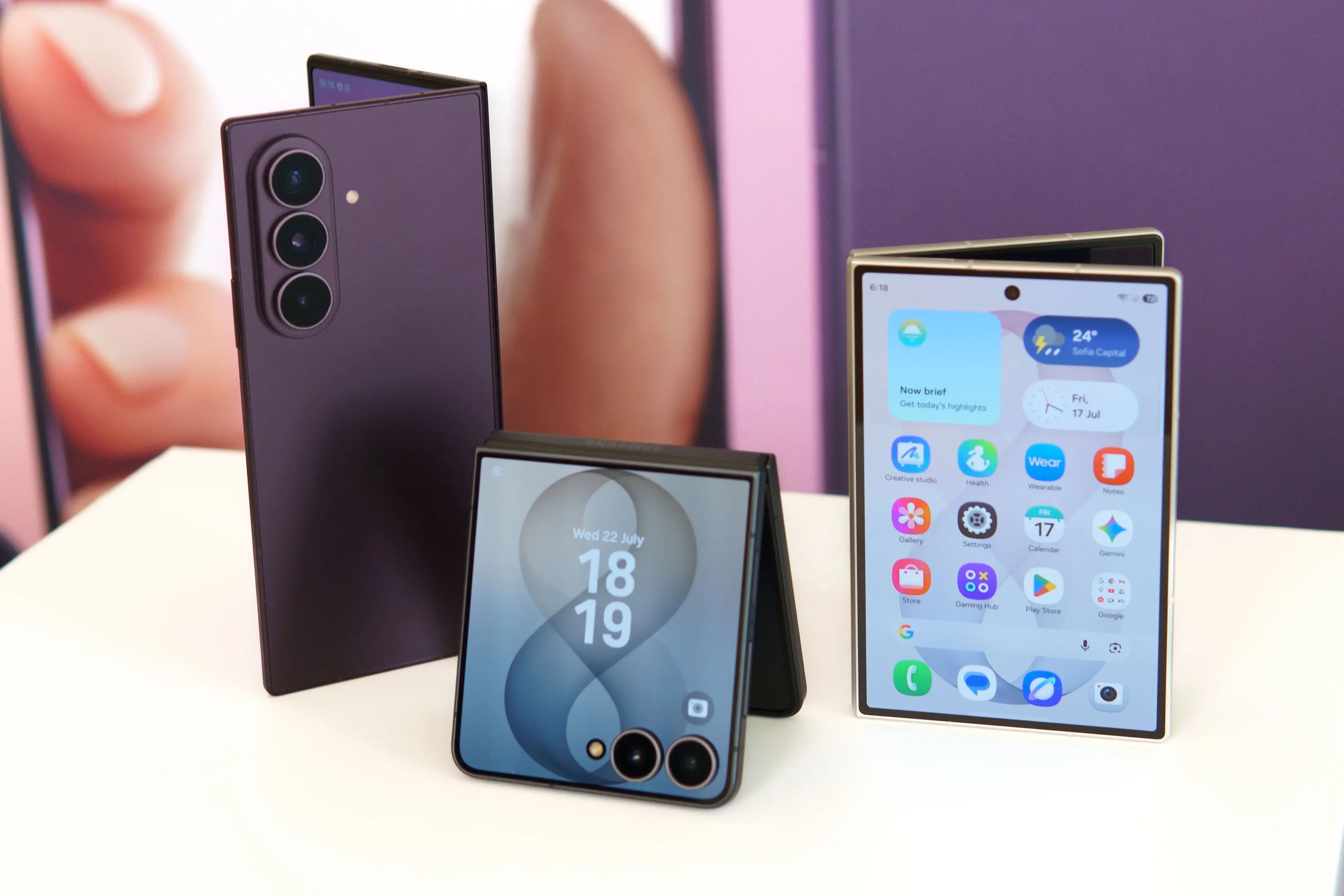 EUのリストでは、新しいGalaxyフォルダブルのバッテリー寿命が短いことが確認されています