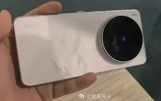 vivo X300 Ultra电池容量和上手图片泄露