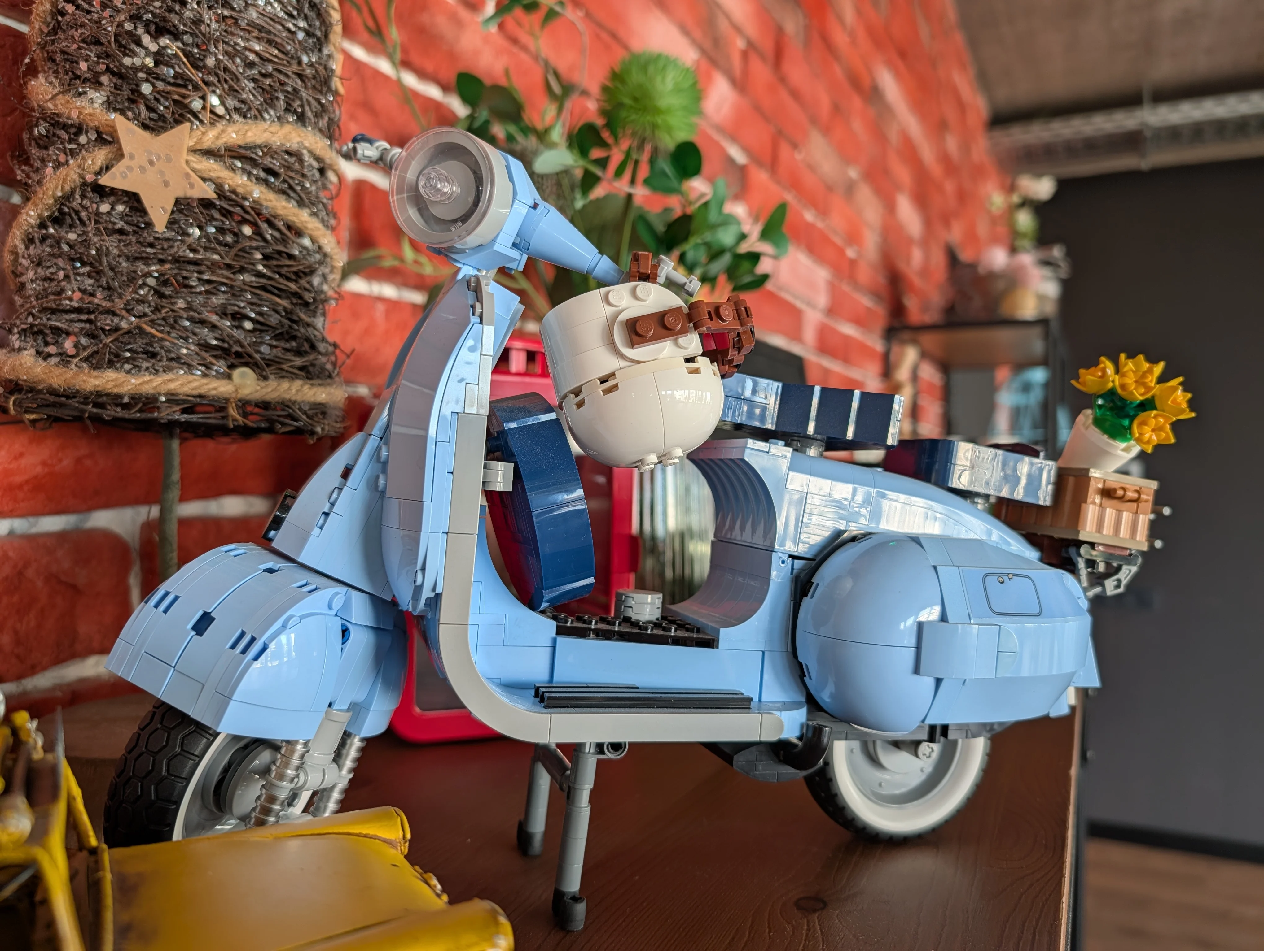 مقارنة ضوء النهار، الكاميرا الرئيسية (1x): Pixel 10 Pro - 24 ملم، f/1.7، ISO 24، 1/30s (4080x3072 بكسل) - أخبار 26 09 مراجعة Google Pixel 11 Pro مقابل 10 Pro