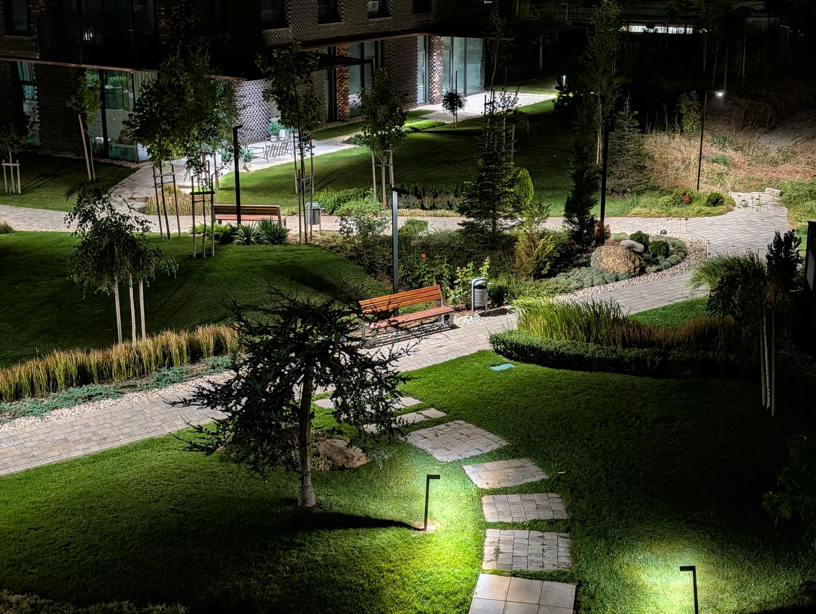 Confronto in condizioni di scarsa illuminazione, fotocamera principale (2x): Pixel 10 Pro - 48 mm, f/1.7, ISO 182, 1/8s (4080x3072px) - Notizie del 26 09 Recensione Google Pixel 11 Pro vs. 10 Pro