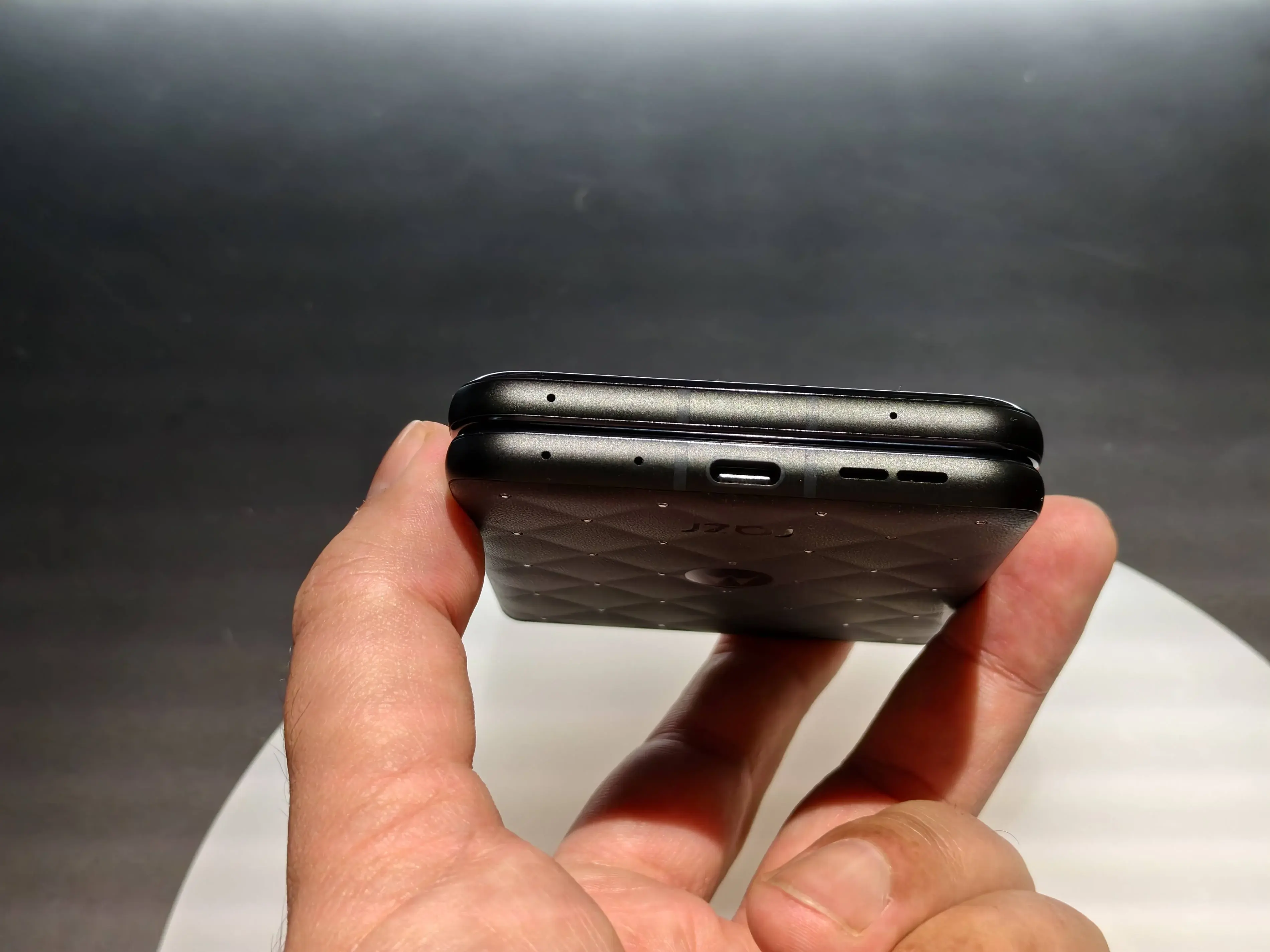 Motorola Edge 70 Plus、带水晶的 Razr 70、Watch Ultra 上手体验