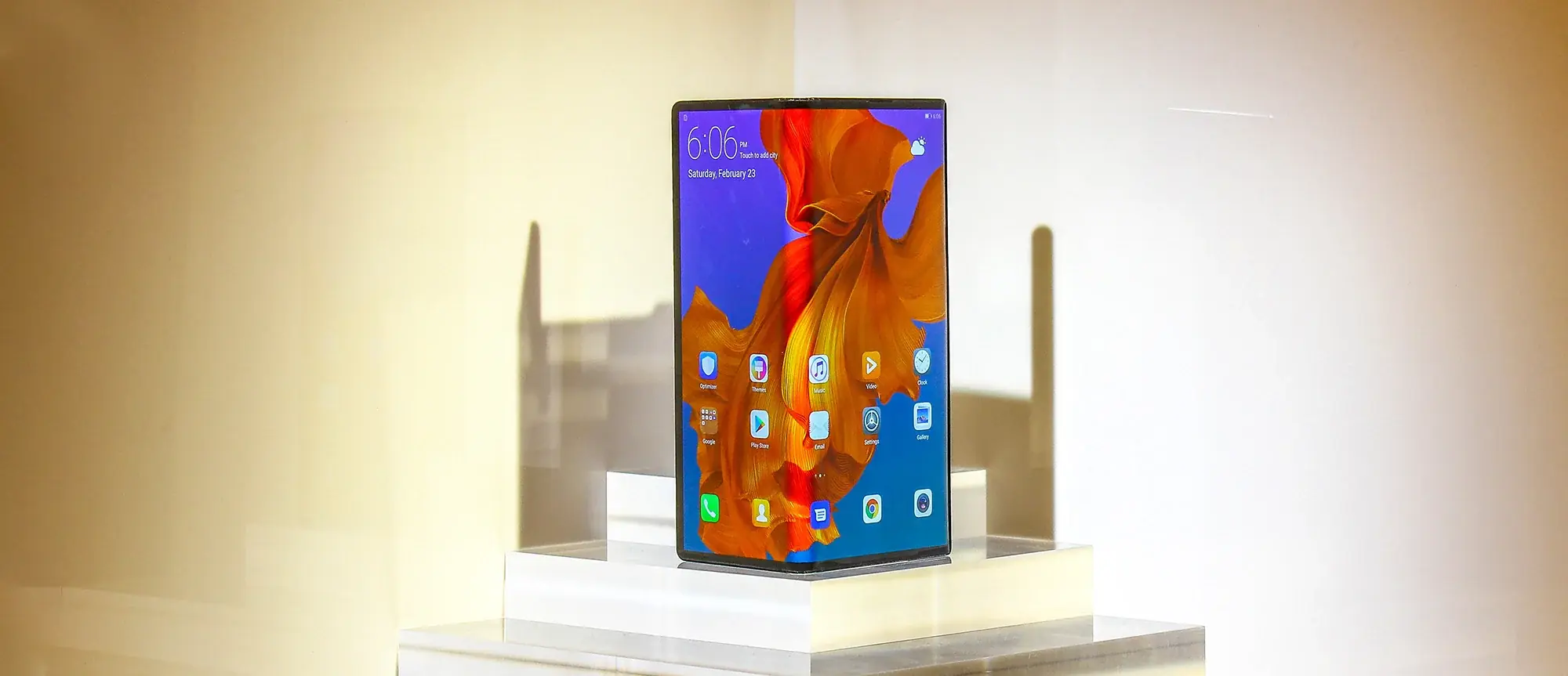 Nuevas certificaciones exponen las especificaciones del Huawei Mate X, lo que indica un lanzamiento inminente