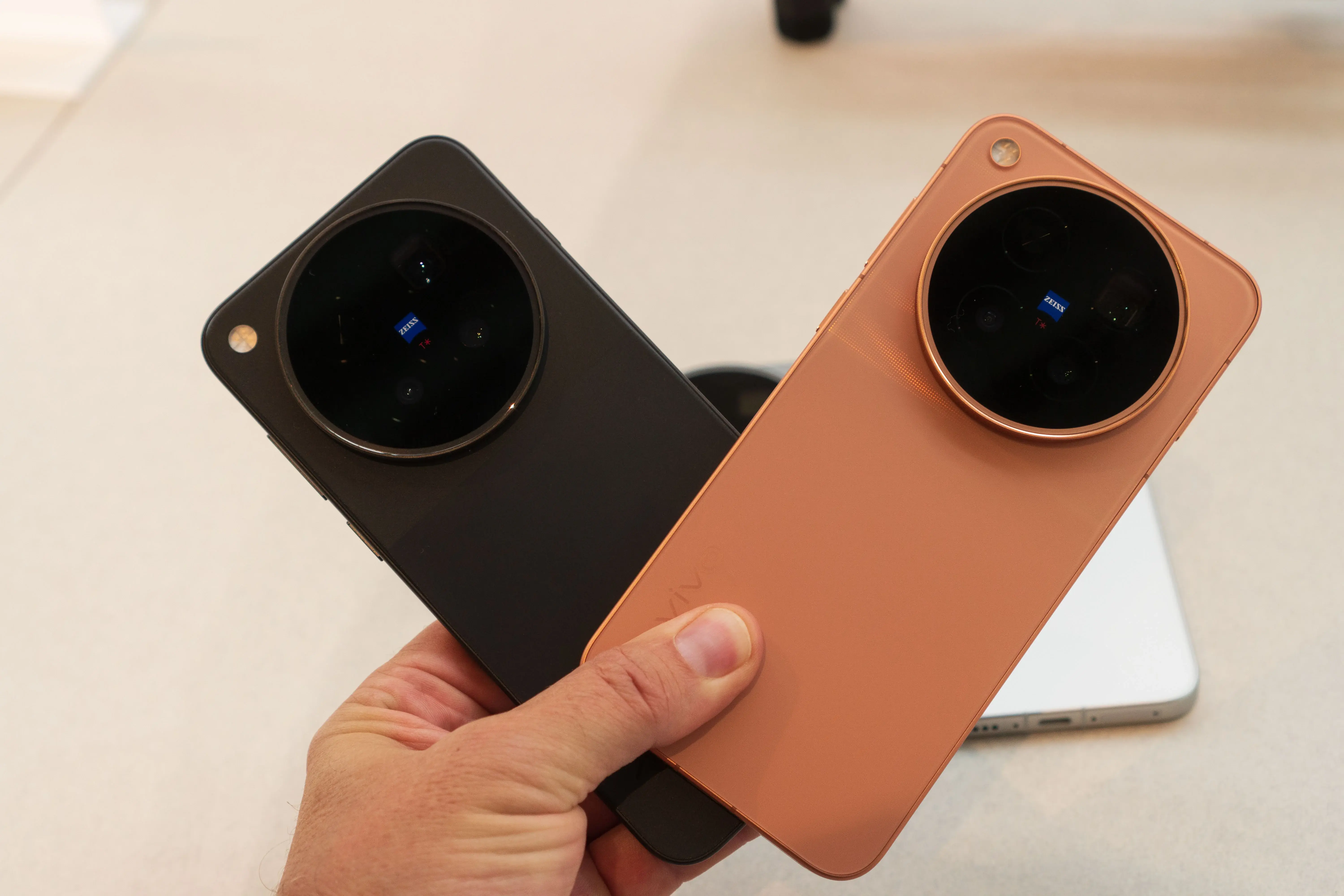 Se revela la fecha de lanzamiento de la serie Vivo X500 en Europa