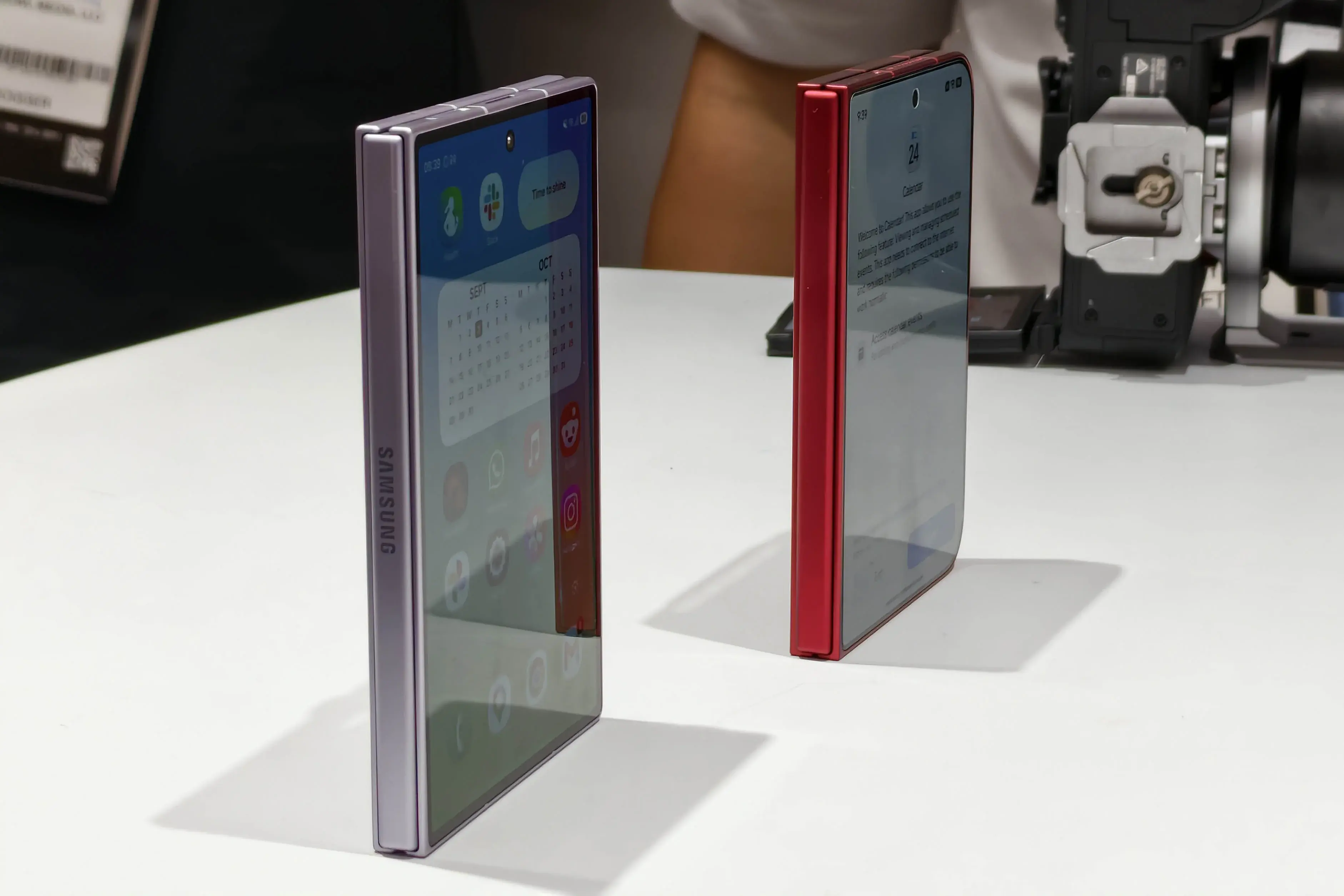 Samsung Galaxy Z Fold8 и Xiaomi 18 Fold рядом