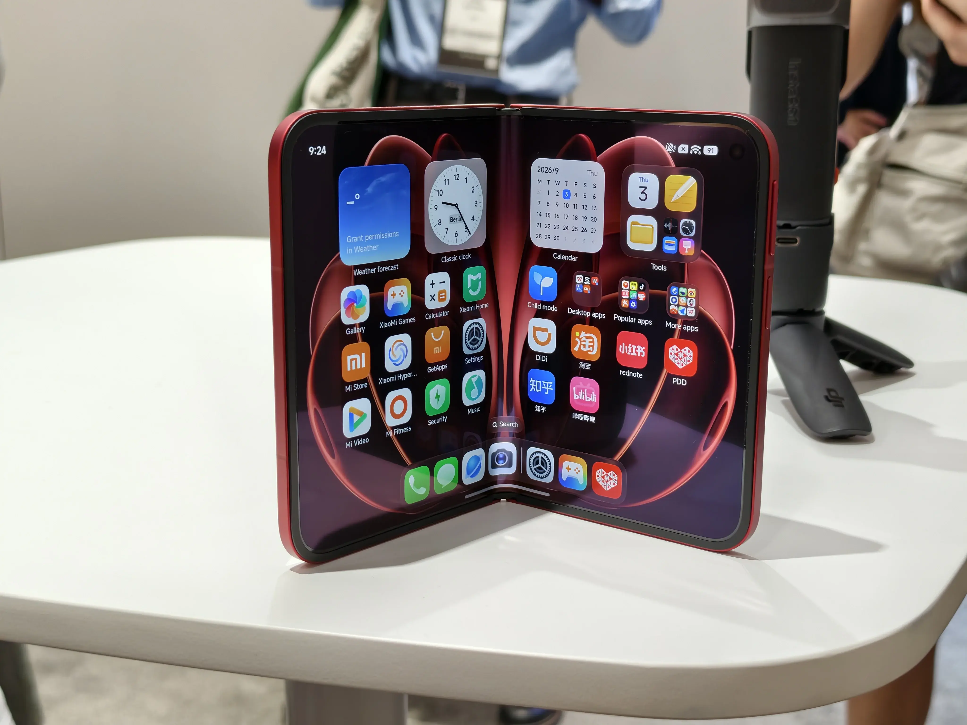Xiaomi 18 Fold предлагает правильную настройку тройной камеры