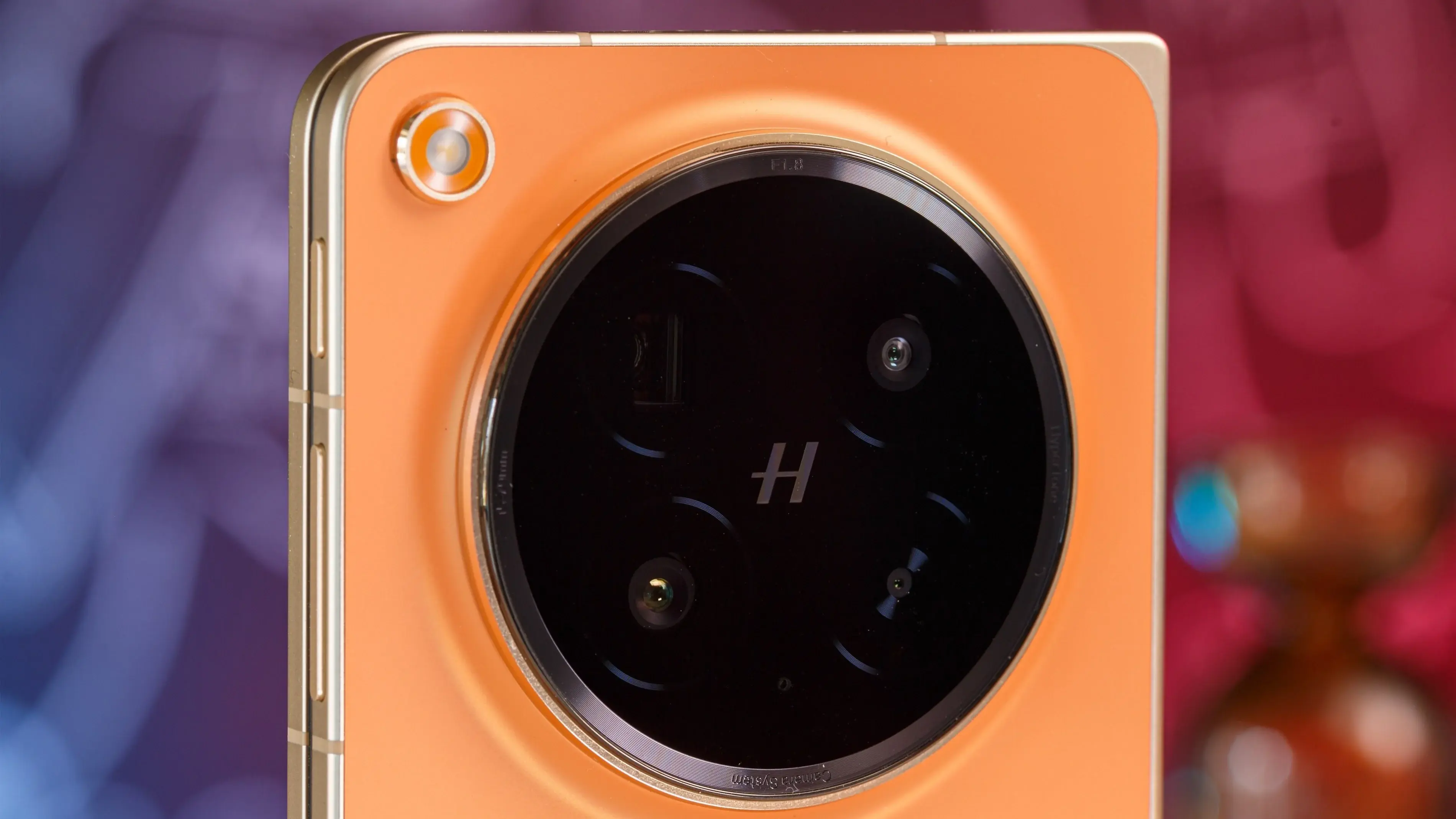 Опубликованы характеристики камеры и дисплея Oppo Find N7