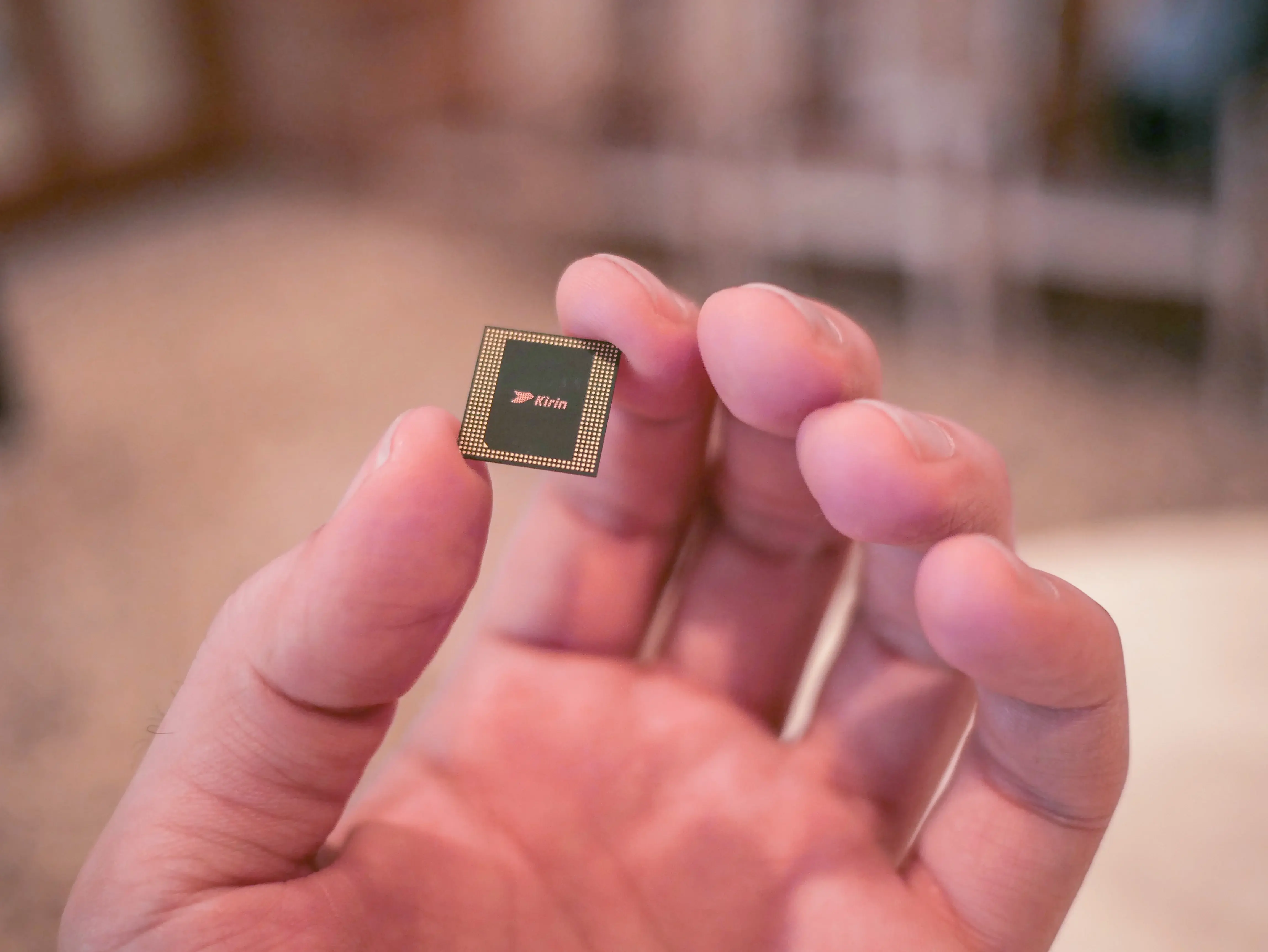 HiSilicon Kirin 980: 세계 최초의 7nm 칩셋, 이전 제품보다 37% 더 빠릅니다.