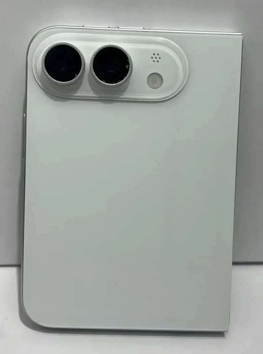 Unità fittizia Apple iPhone Ultra