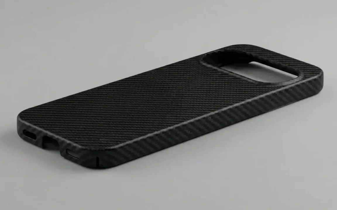 La perdita del case rivela i cambiamenti nel design di Google Pixel 11 Pro XL