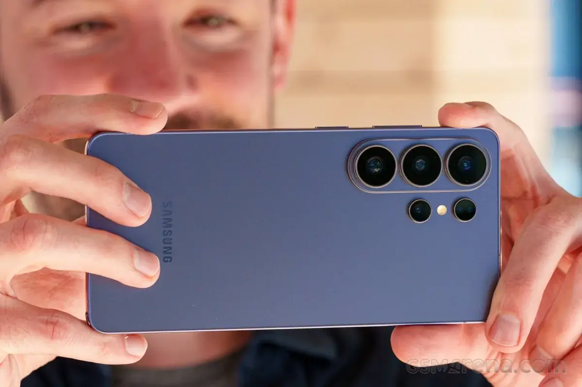 Krążą plotki, że Galaxy S27 Ultra będzie wyposażony w tylny aparat o rozdzielczości 200 MP ze zmienną przysłoną