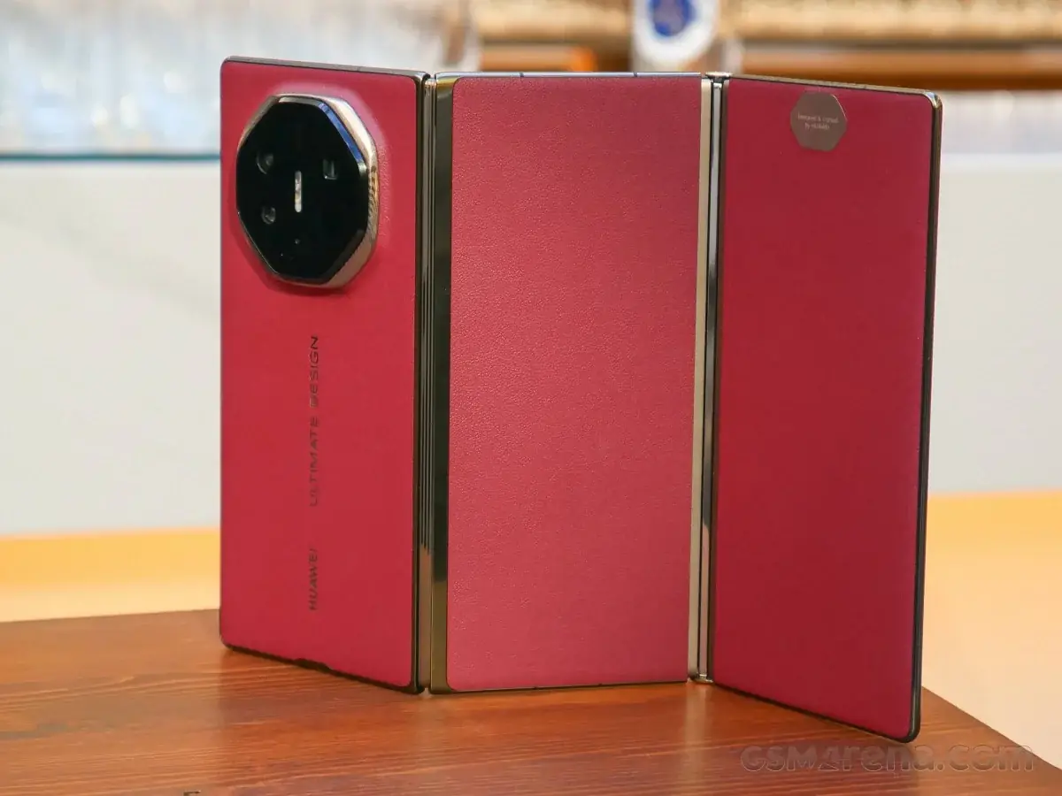 Huawei Mate XT Ultimate Design Huawei Mate XT Ultimate Design