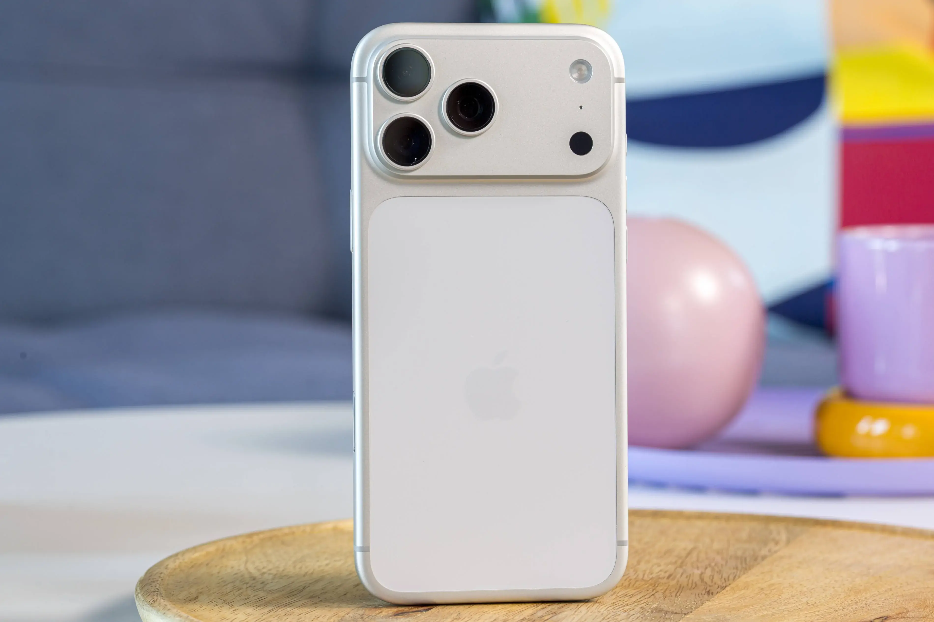 Una perdita rivela che iPhone 18ProMax è più pesante, più spesso e grosso