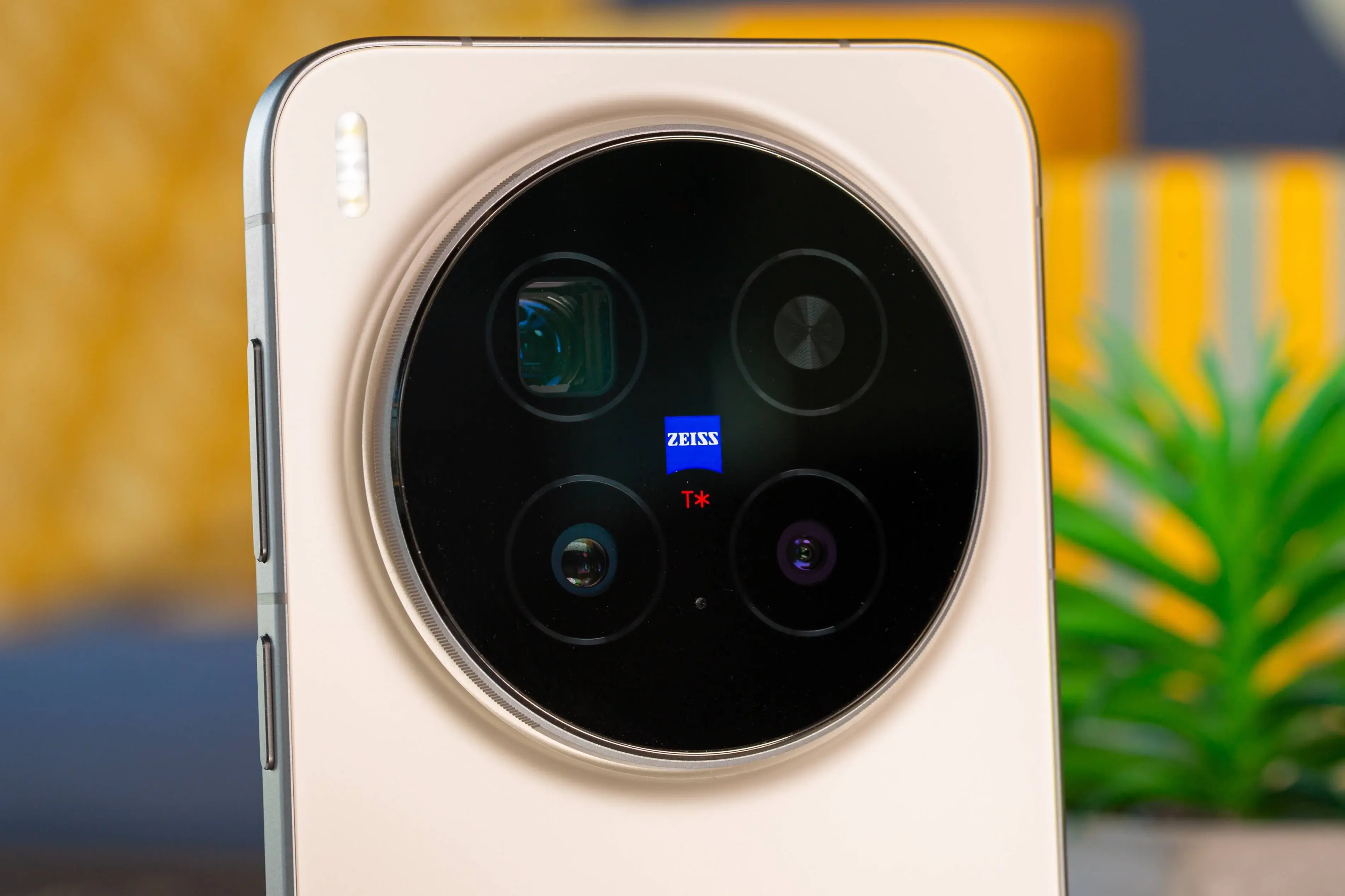 Wyciekło: ujawniono specyfikację aparatu vivo X500 Pro Max