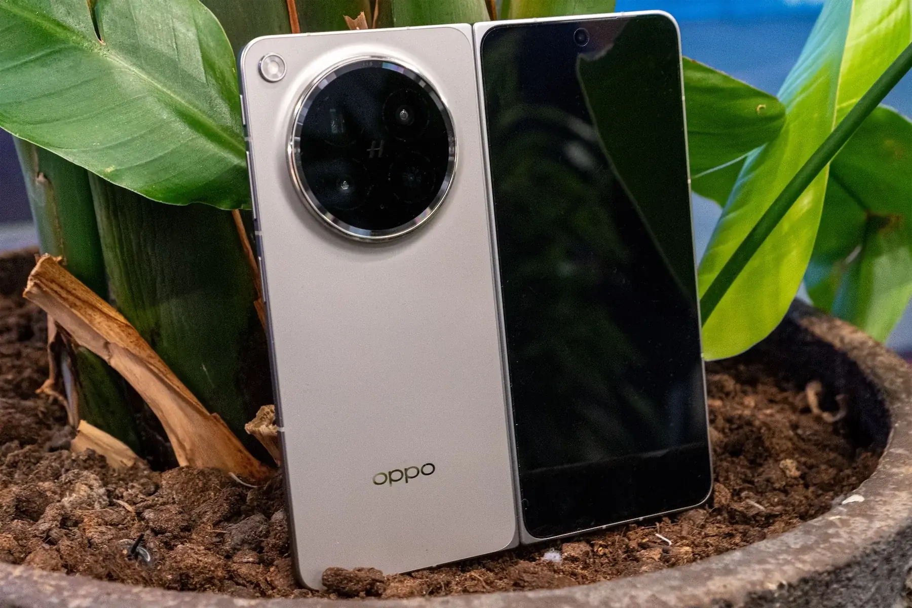 Wyciekłe specyfikacje konstrukcyjne ujawniają szeroki składany Oppo Find N7