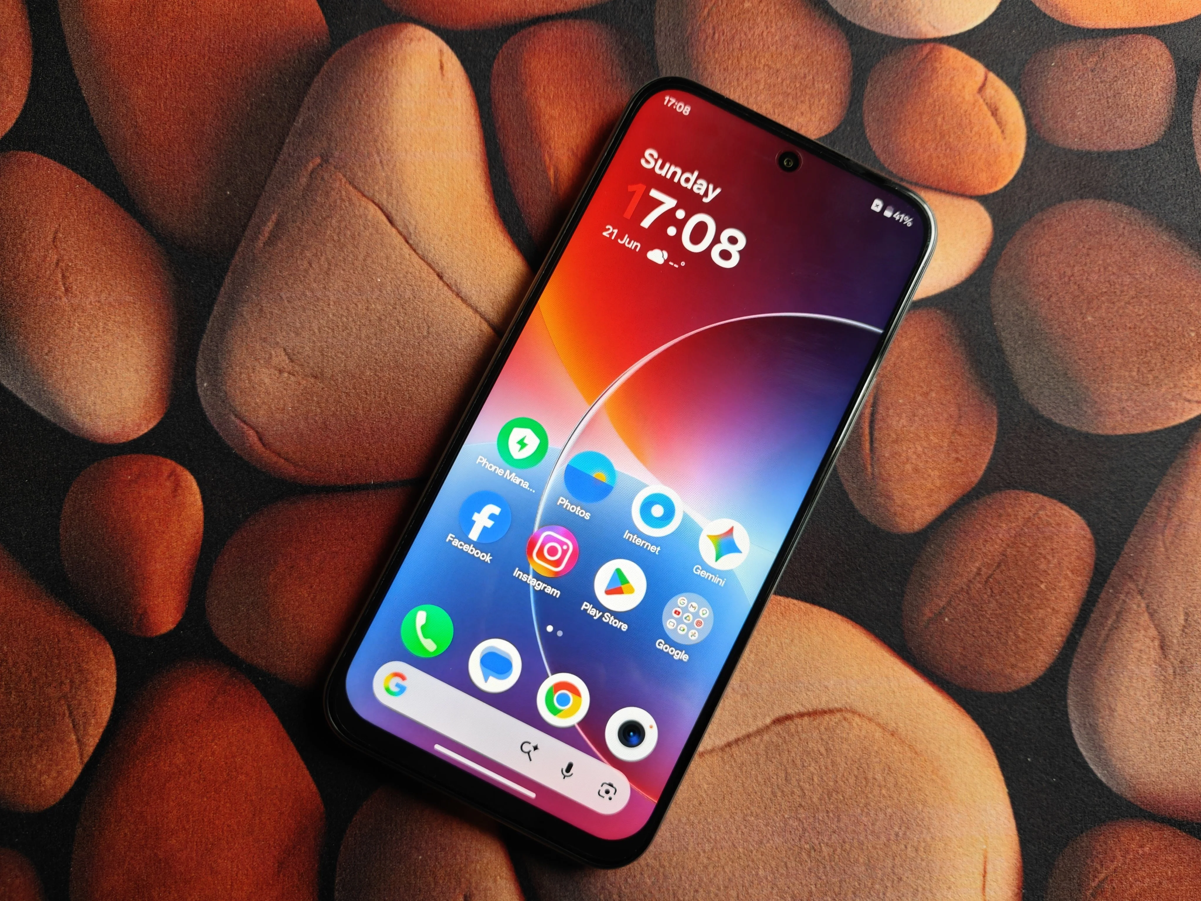 Immagini live e contenuto della confezione di OnePlus N6