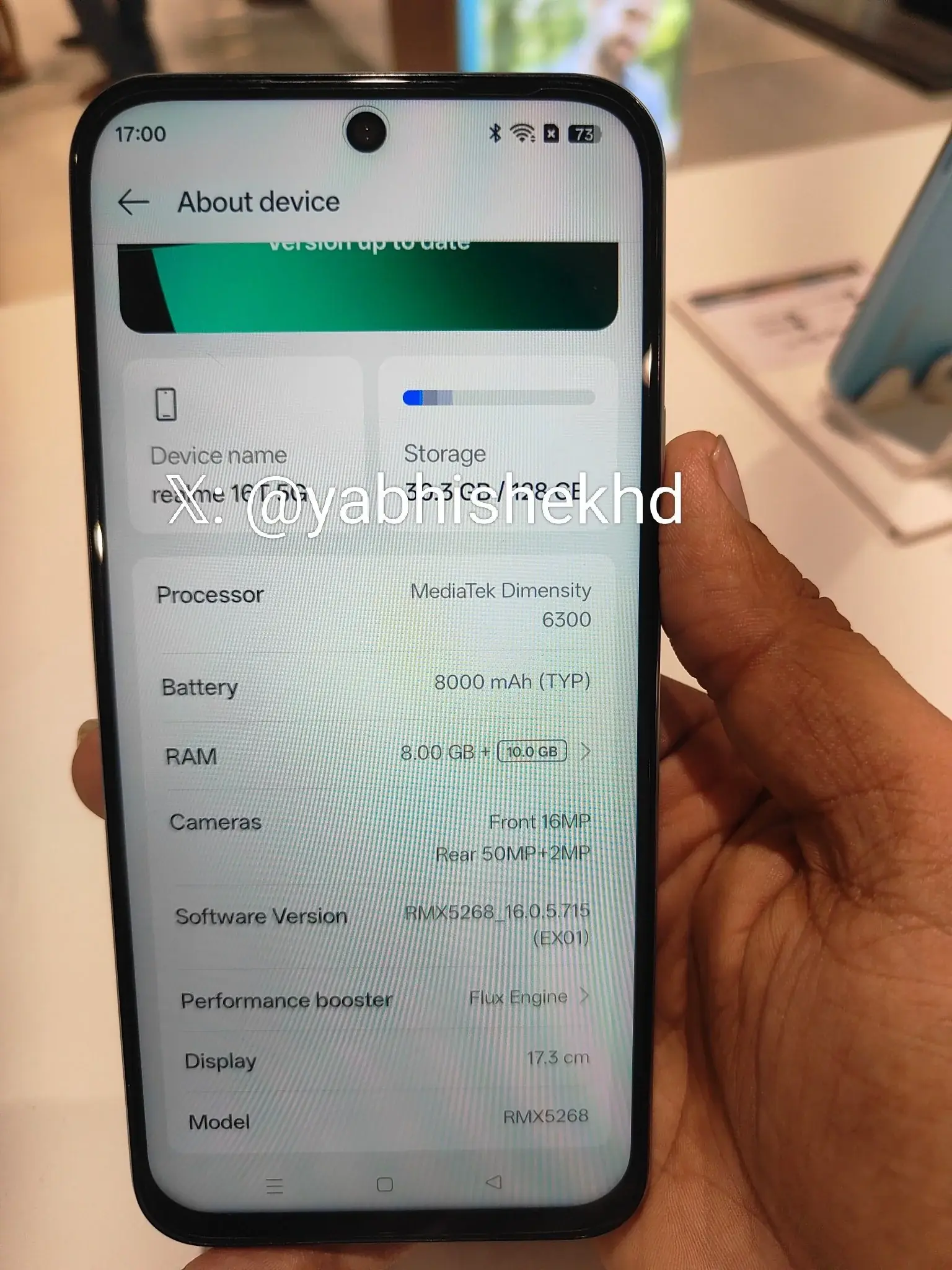 Realme 16T实时图像（左）和盒子（右）