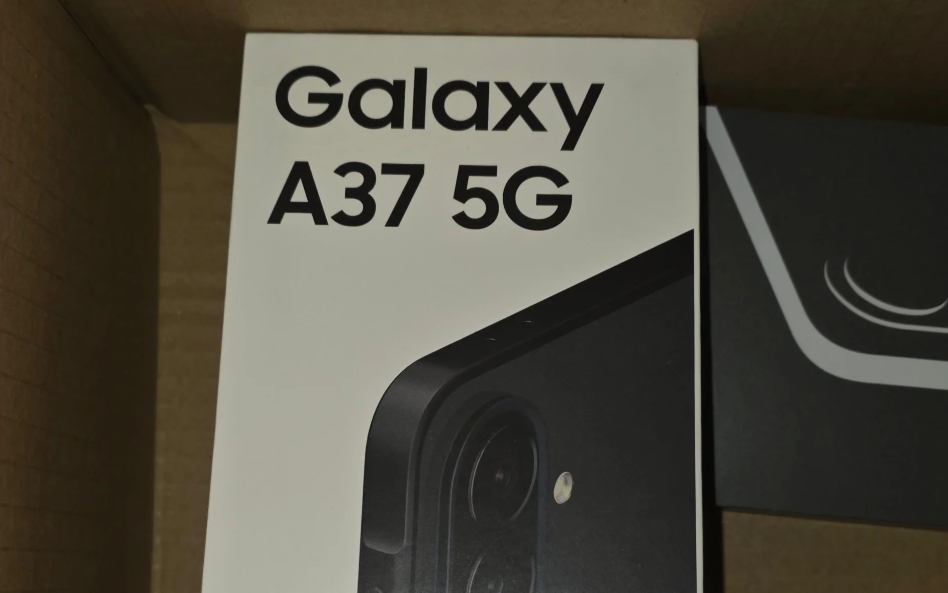 Die Verpackung des Samsung Galaxy A37 ist vor der Markteinführung durchgesickert
