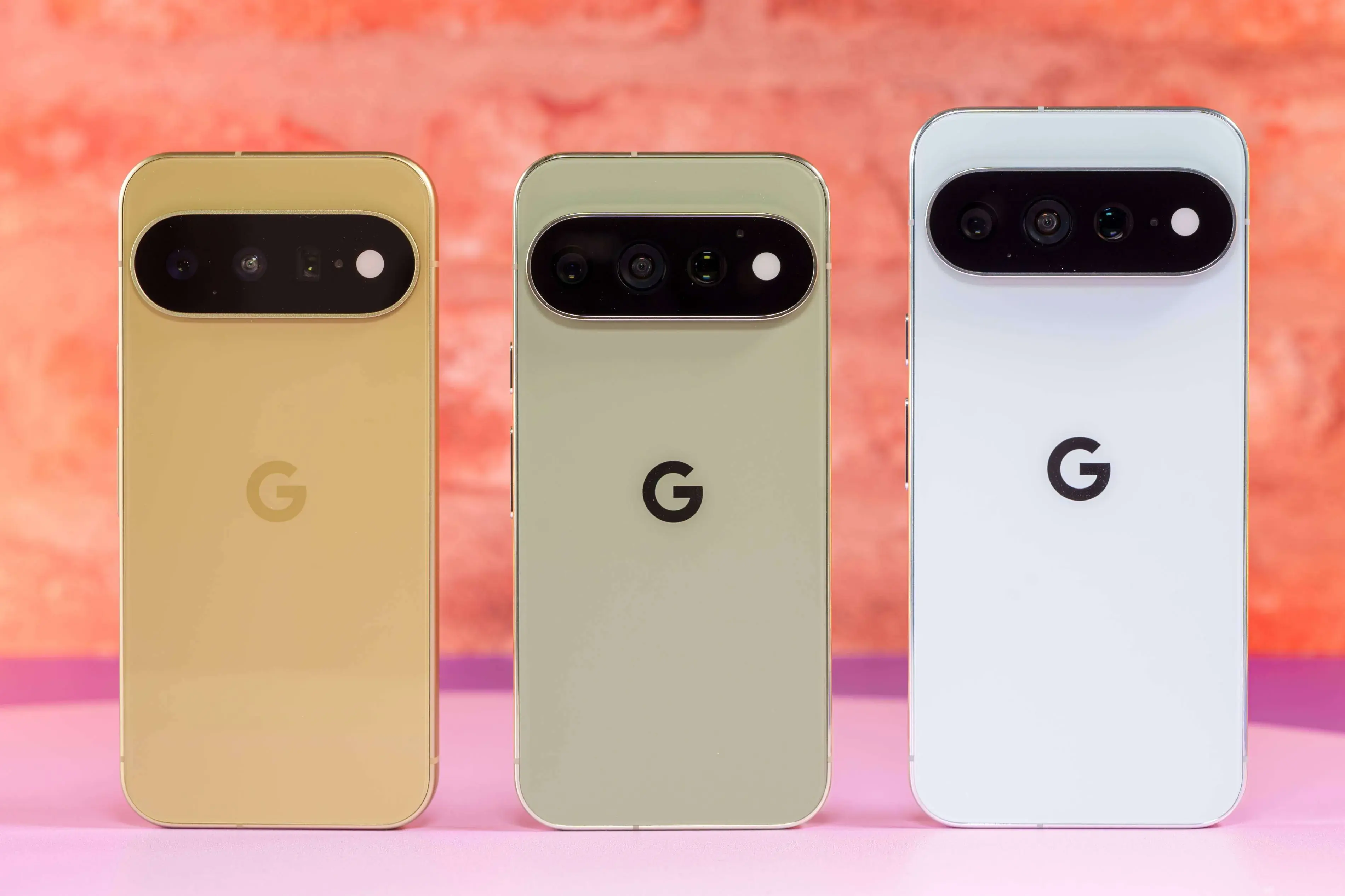 Da sinistra a destra: Google Pixel 11, Pixel 11 Pro e Pixel 11 Pro XL