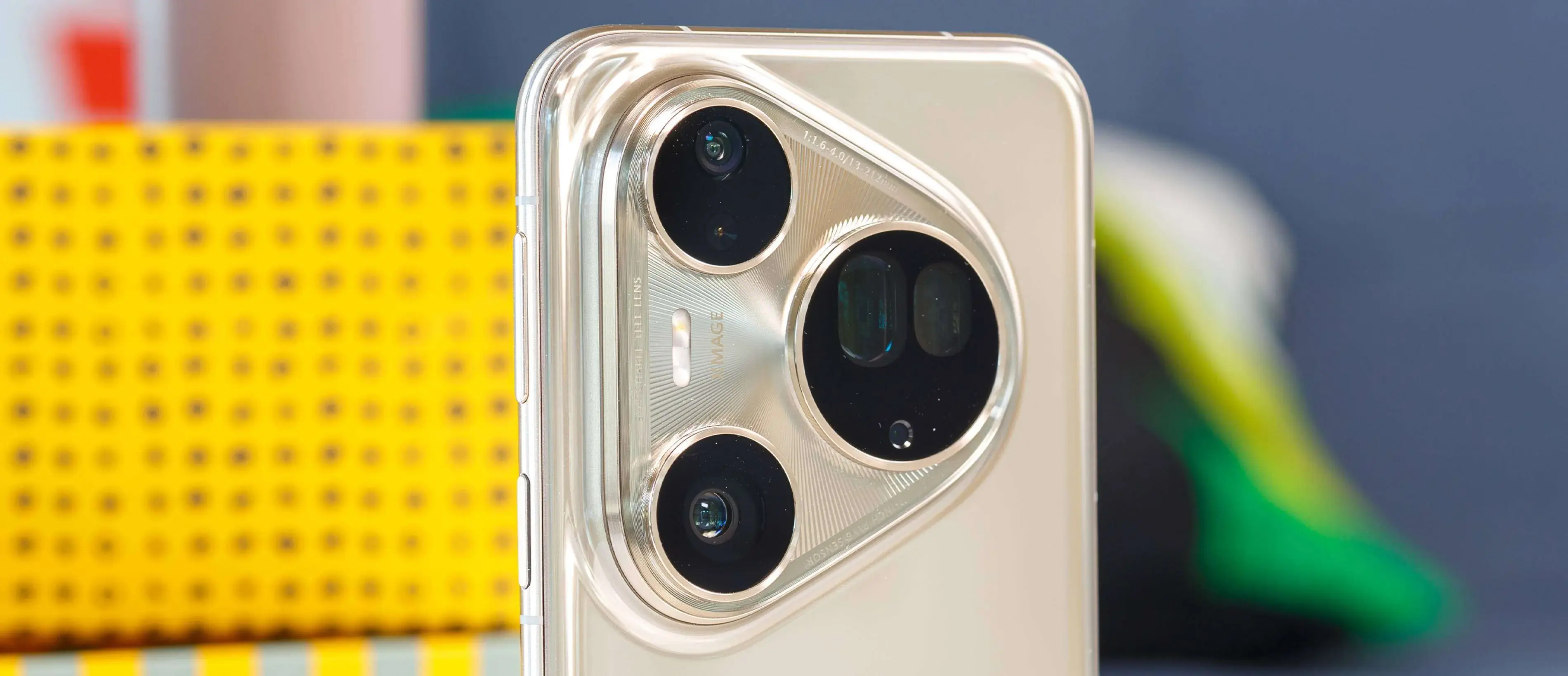 Huawei Pura 80 Ultra 리뷰: 내부의 첫인상