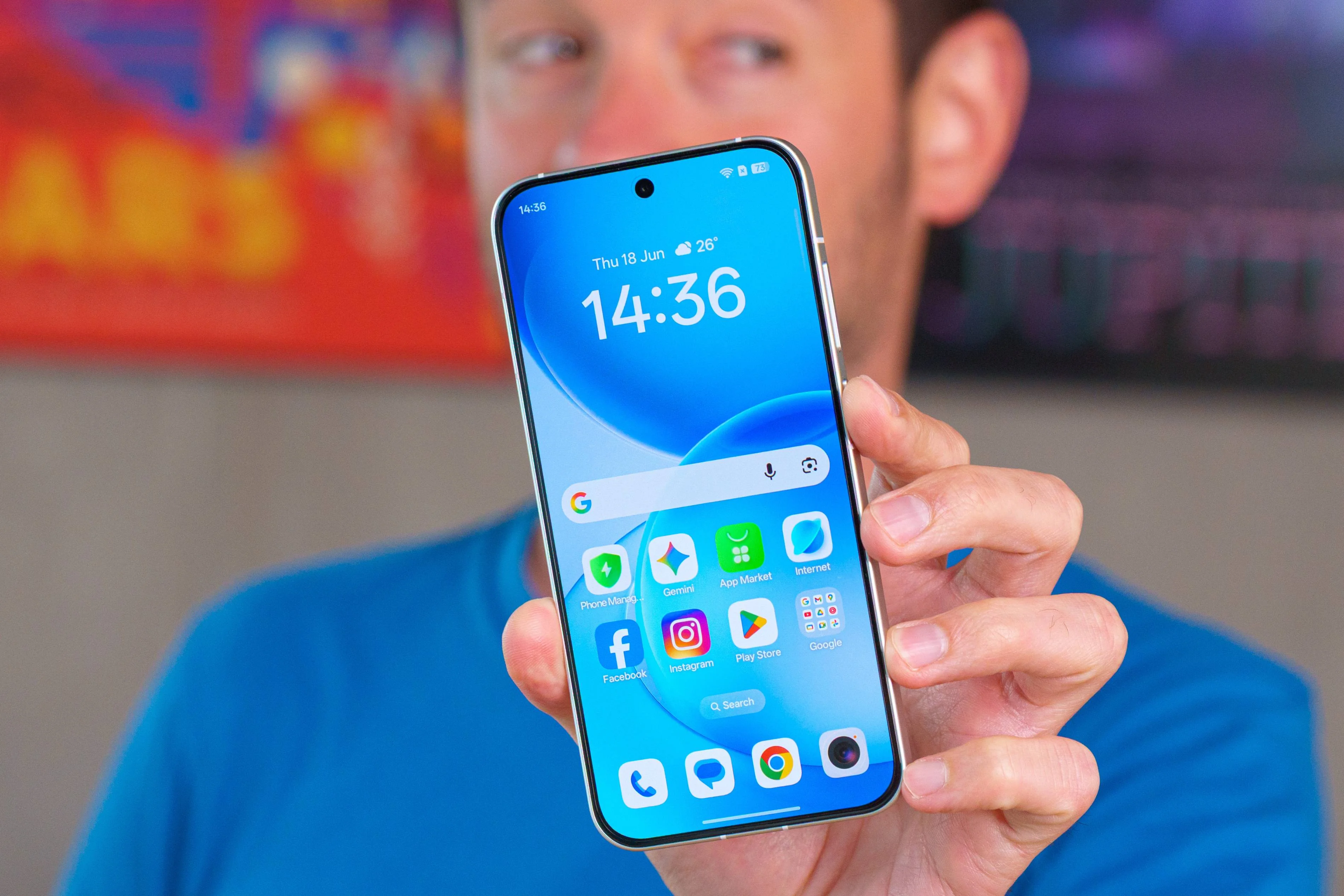 Oppo Reno16 Pro レビュー中