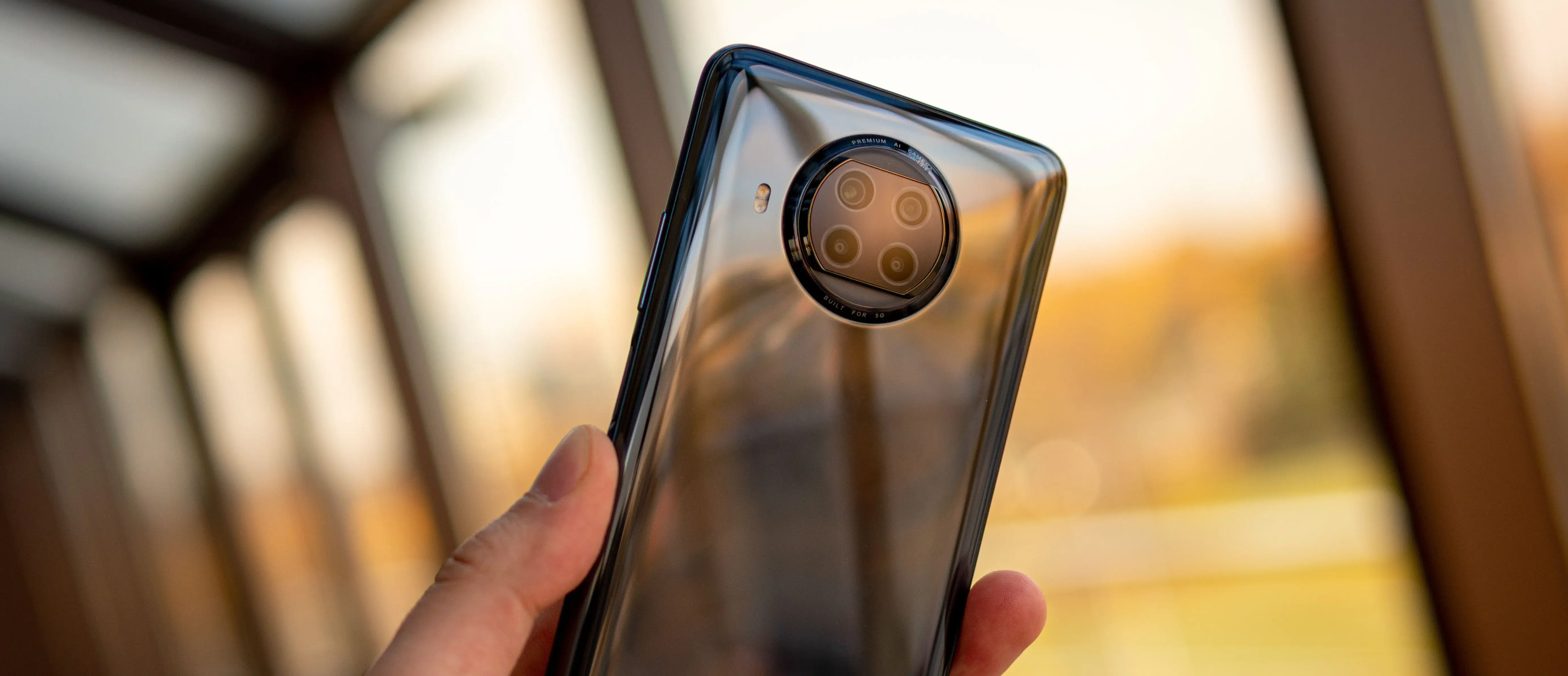 Xiaomi Mi 10T Lite5G의 실제 작동 모습 보기: 전체 비디오 리뷰