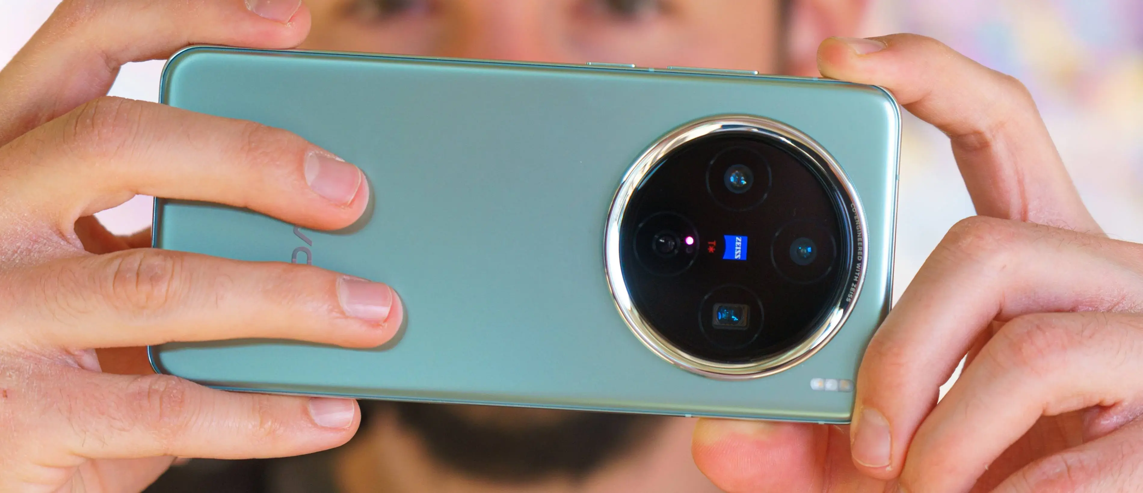 مراجعة vivo X200: هل هذا هو الملك الرائد الجديد؟