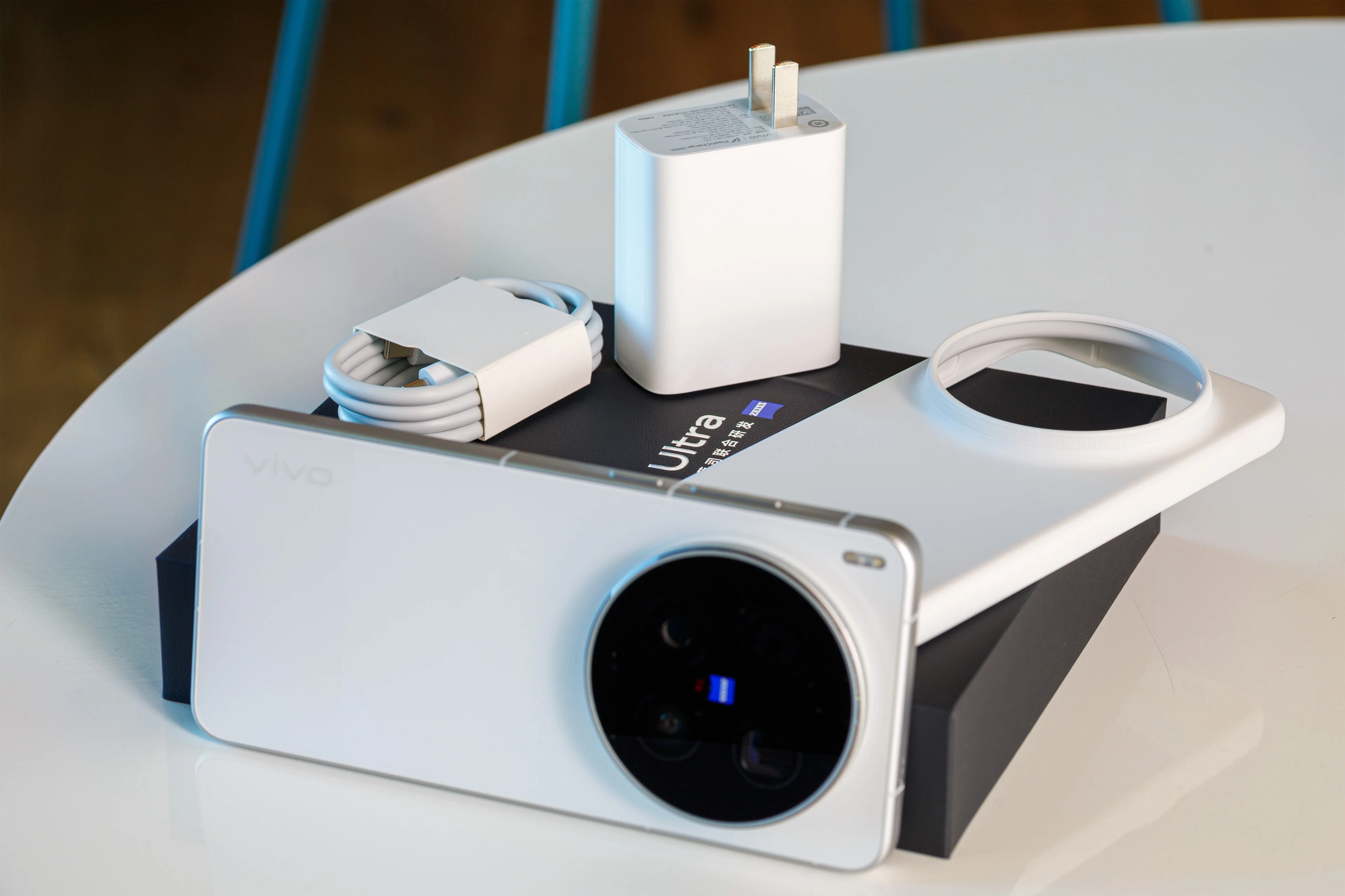 Unboxing del vivo X300 Ultra