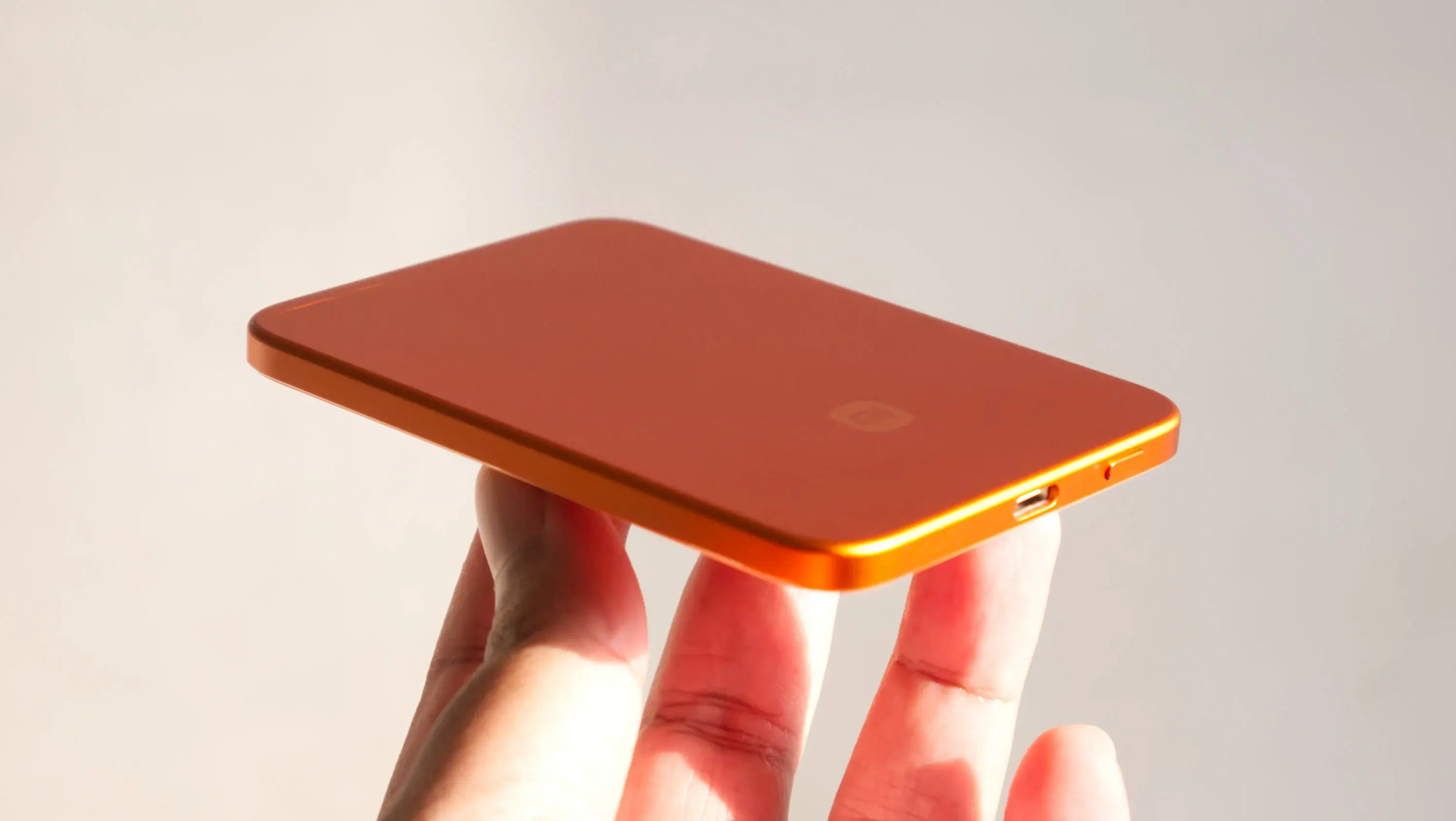 مراجعة بنك الطاقة المغناطيسي Xiaomi UltraThin 5000 بقوة 15 واط
