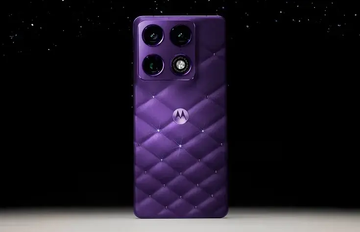스와로브스키 크리스털이 적용된 Motorola Signature 및 Buds 2 Plus가 출시되었습니다. 스와로브스키 크리스털이 적용된 Motorola Signature 및 Buds 2 Plus가 출시되었습니다.