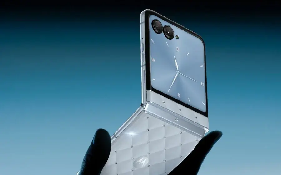 모토로라, 새로운 Swarovski Encrusted Razr 공개 - 출시일 내부