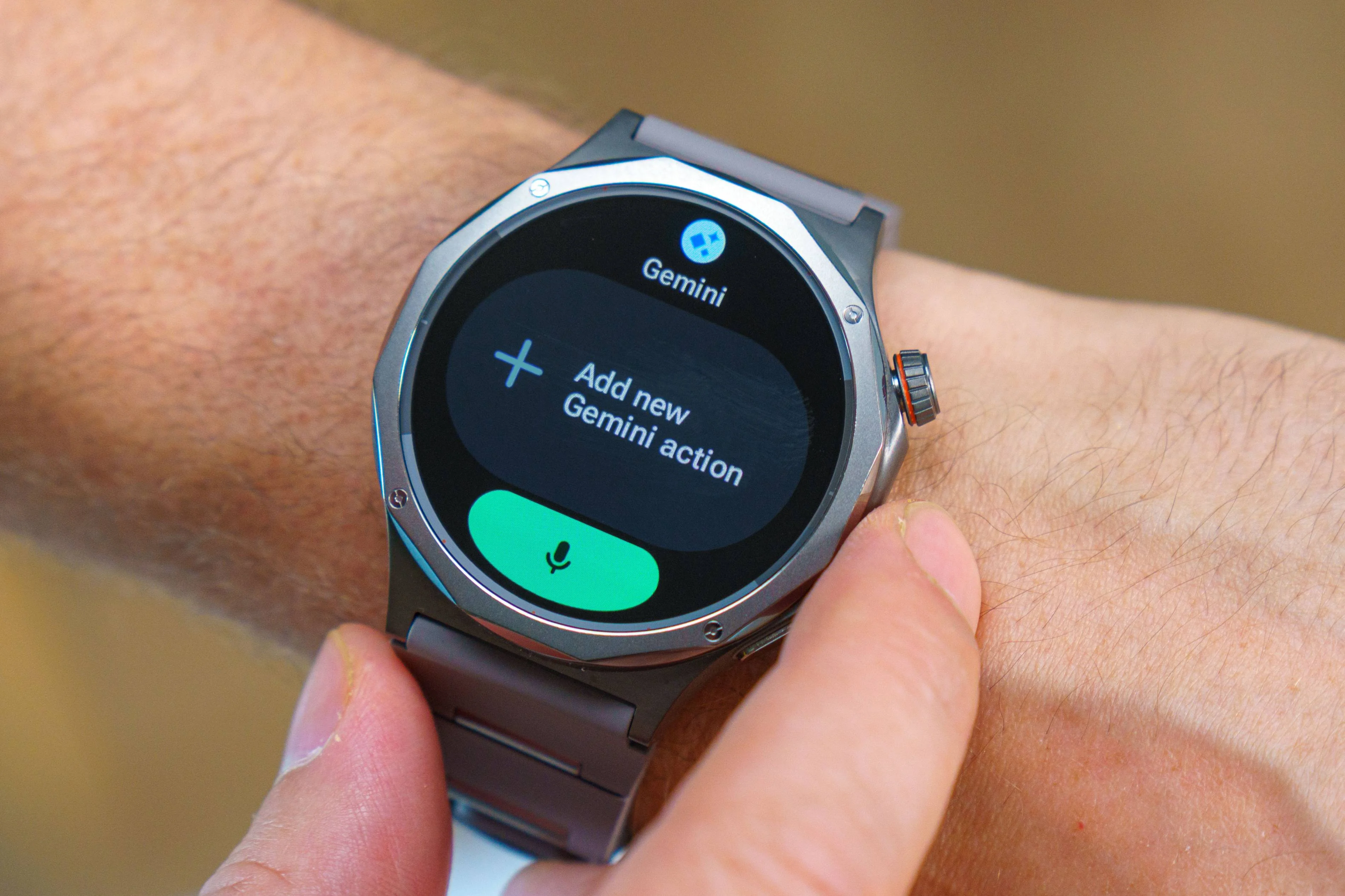 Możesz rozmawiać z Gemini lub mieć gotowe zadania Gemini w postaci kafelków – recenzja Oppo Watch X3