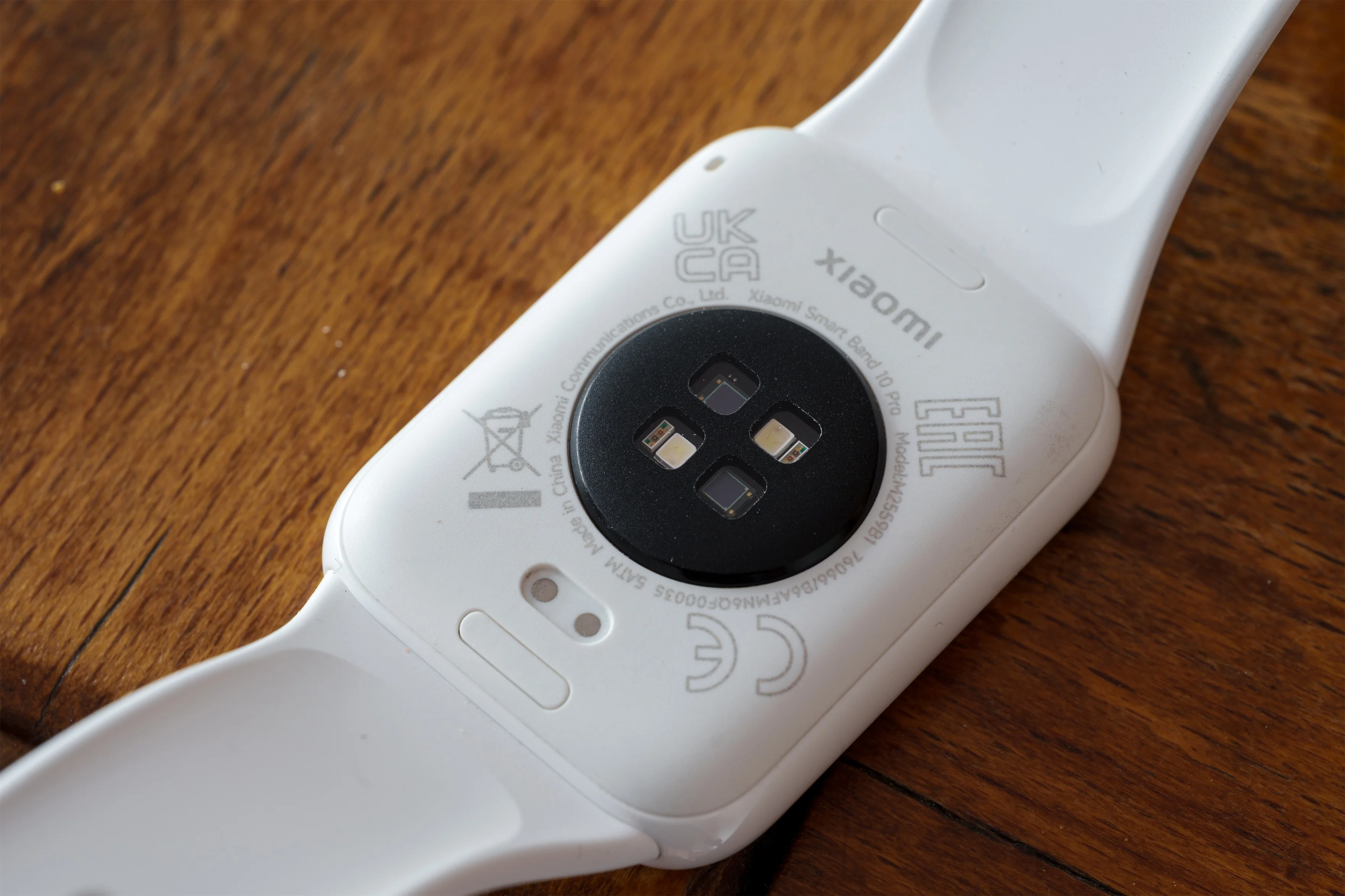 Xiaomi स्मार्ट बैंड 10 प्रो समीक्षा Xiaomi स्मार्ट बैंड 10 प्रो समीक्षा